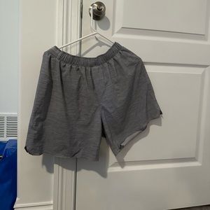 men’s luluelom grey shorts